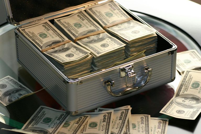 Top 7 Misconceptions About Money We All Believe In